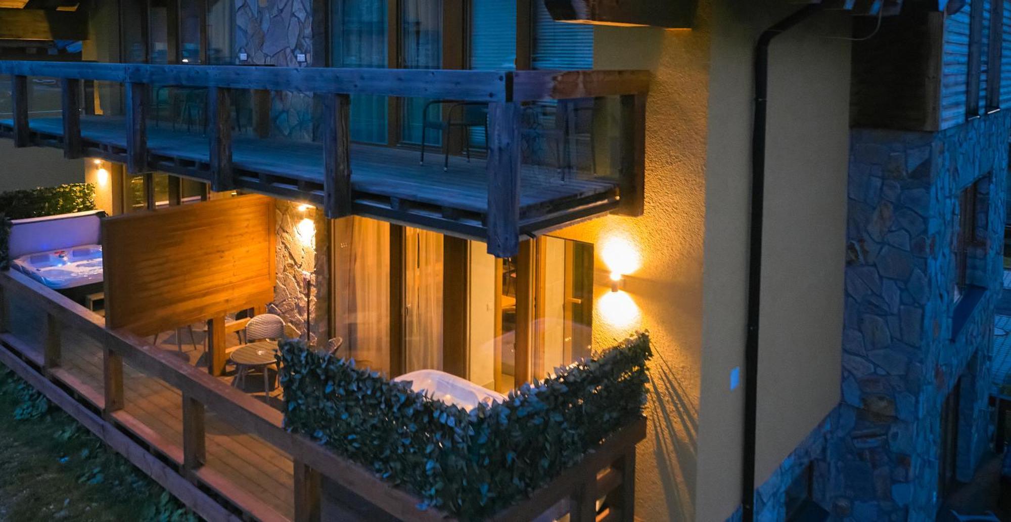 דמנובסקה דולינה Chalet Jasna Wellness Apartment Maxim Jacuzzi & Sauna מראה חיצוני תמונה