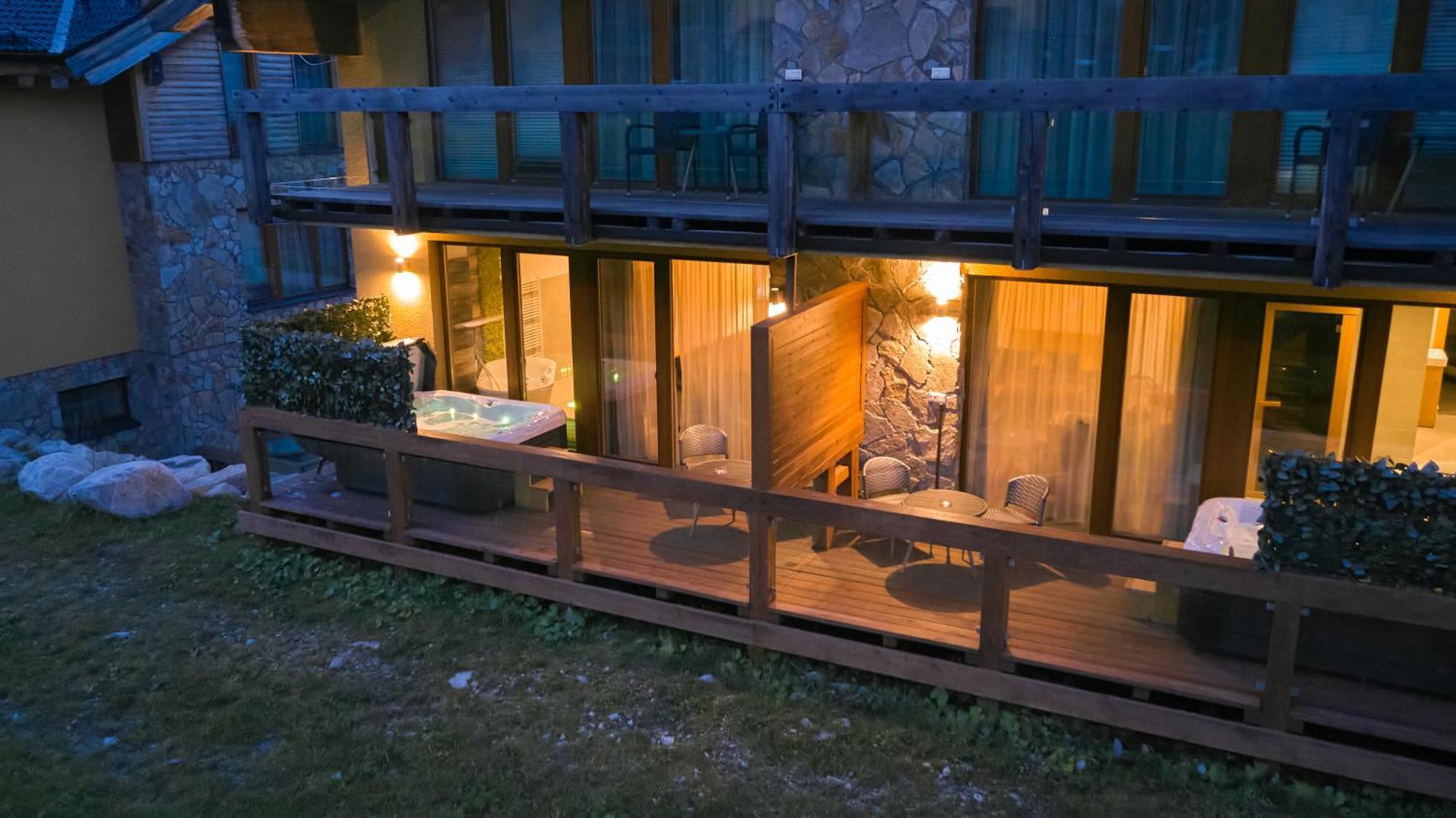 דמנובסקה דולינה Chalet Jasna Wellness Apartment Maxim Jacuzzi & Sauna מראה חיצוני תמונה